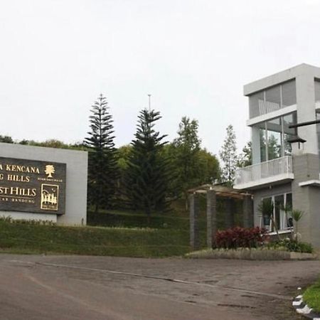 Imah Dago Villa - Budget Staycation Villa In Bandung Buitenkant foto